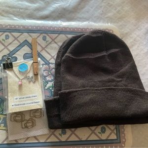 18” silver-chain w Swarovski crystal-bead + 2 brown-beanies